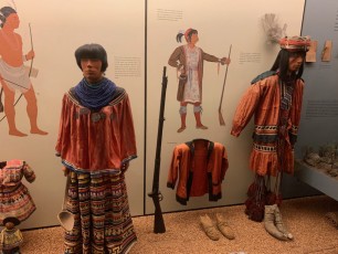 Partie sur les autochtones (indiens) d'Amérique au Musée d'histoire naturelle de New-York (American Museum of Natural History)