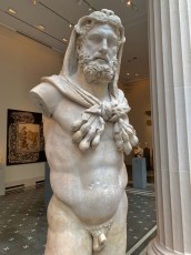 Statue d'Hercules au Metropolitan Museum of Art de New-York