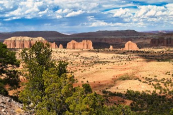 Cathedral-valley-Capitol-Reef-National-park-utah-6999