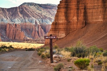 Cathedral-valley-Capitol-Reef-National-park-utah-7078