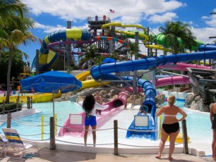 Rapids Water Park : parc d'attractions aquatiques (toboggans...) à Wet Palm Beach en Floride