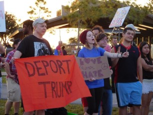Les opposants à Donald Trump le 13 mars à Boca Raton