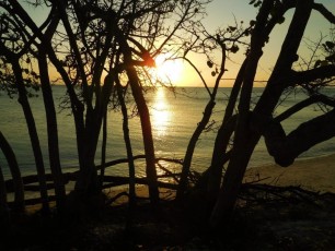 Coucher de soleil sur la plage de Delnor-Wiggins Pass State Park à Naples Floride