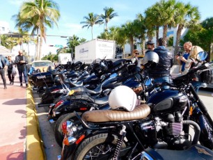 Hommage-a-Johnny-Hallyday-Miami-Beach-bikers-harley-davidson-Ocean-drive-1381