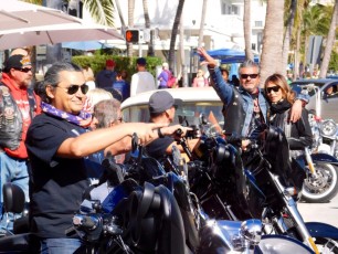 Hommage-a-Johnny-Hallyday-Miami-Beach-bikers-harley-davidson-Ocean-drive-1414