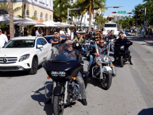 Hommage-a-Johnny-Hallyday-Miami-Beach-bikers-harley-davidson-Ocean-drive-1434