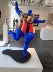 œuvre de Niki de Saint Phalle à la Nohra Haime Gallery de Chelsea (New-York)