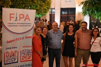Rebecca Bourgin (consule adjointe) Cécile Lacheteau (attachée à l'éducation au consulat de France), Roger Pardo (pdt FIPA), Axelle Gault (conseillère des Français de l'étranger) et Pierre de l'hôtel THesis lors de la soirée Wine & Cheese de FIPA !