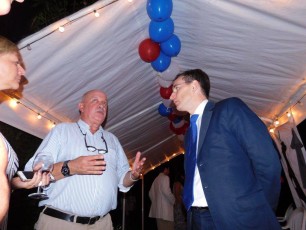 Roger Pardo et le consul Clément Leclerc devisant à la soirée Fipa à Miami