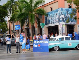 Samedi dernier à Little Havana (Miami), il y avait compétition chez les Latinos pour défendre son favori pour l'élection présidentielle.