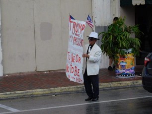Samedi dernier à Little Havana (Miami), il y avait compétition chez les Latinos pour défendre son favori pour l'élection présidentielle.