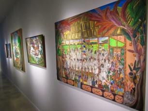 Peintures d'André Pierre lors de l'exposition Where the Oceans Meet à Miami
