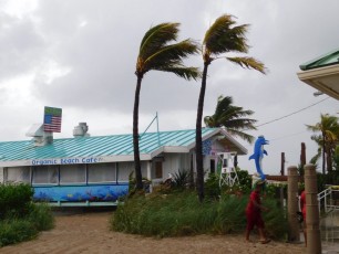 Fort Lauderdale à 14h jeudi 6 octobre : c'était "hurricane party" pour de nombreux badauds !