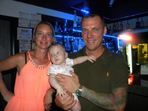 Silvia et Laurent Demoss avec bébé Amy Table ronde tourisme et Networking