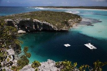 Bahamas Long Island - Deans-Blue-Hole - Clarence Town