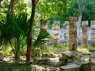 Chichen-Itza-Pyramide-Maya-Yucatan-Mexique-9773