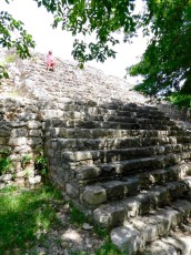 Pyramide dans le centre de Izamal au Yucatan (Mexique)