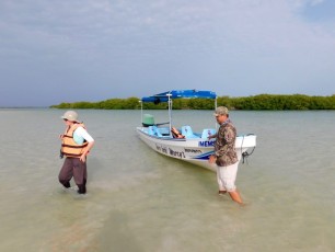 Lancha dans le lagon de Rio Lagartos dans le Yucatan.