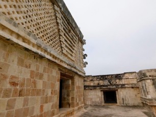 Uxmal-Pyramide-Maya-Yucatan-Mexique-8832