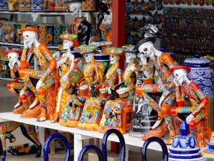 "Sante Muerte" et autres statues mortifiées colorées !