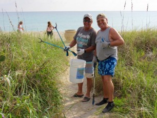 Les Canadiens ont nettoyé la plage de Hollywood (Floride)