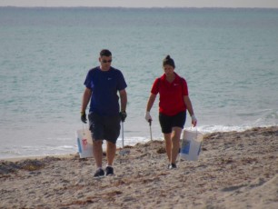 Les Canadiens ont nettoyé la plage de Hollywood (Floride)