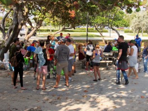 Les Canadiens ont nettoyé la plage de Hollywood (Floride)