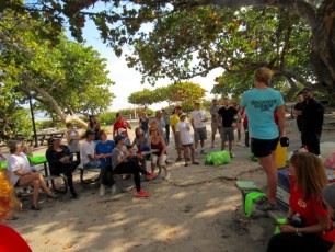 Les Canadiens ont nettoyé la plage de Hollywood (Floride)