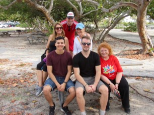 Les Canadiens ont nettoyé la plage de Hollywood (Floride)