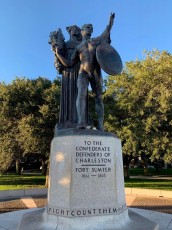 Monument "aux défenseurs confédérés de Charleston"