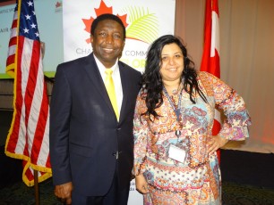Dale Holness (maire de Broward) et Paola Isaac (développement économique du comté de Broward), lors du gala des 10 ans de la Chambre de commerce Canada-Floride