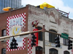 Lower Broadway et ses honky-tonks à Nashville, Tennessee