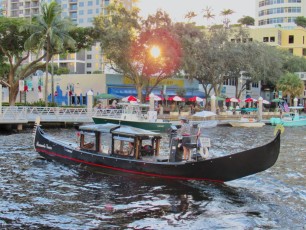 Gondole dans le centre de Fort Lauderdale, la "Venise de l'Amérique"