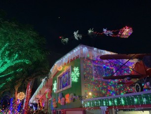decoratioFort Lauderdale : Les décorations de Noël de la Sablich Family en vidéo et photosns-Noel-2418-whale-Harbor-Ln-Fort-Lauderdale-Floride-2559