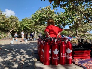 Les Canadiens ont nettoyé la plage de Hollywood en Floride