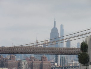L'Empire State Building vu depuis le quartier de Brooklyn Heights à New-York
