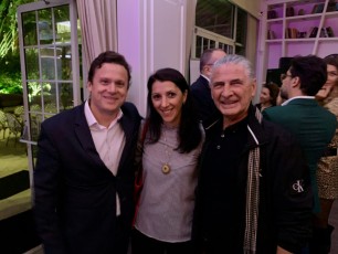 Olivier Sureau et Carole Lahana en compagnie Serge J. Massat à la soirée de l'UFE Floride à Miami Beach