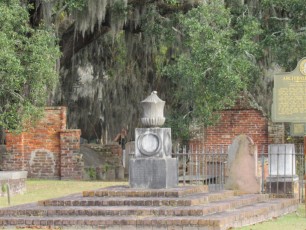 Colonial-Park-Cemetery-Savannah-1400