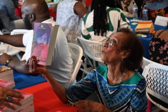 Irsa Vieux durant la Fête du livre de Little Haïti 2023