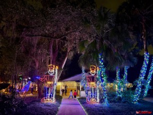 winter-wonderland-hoffman-decorations-noel-flamingo-gardens-davie-floride-4242