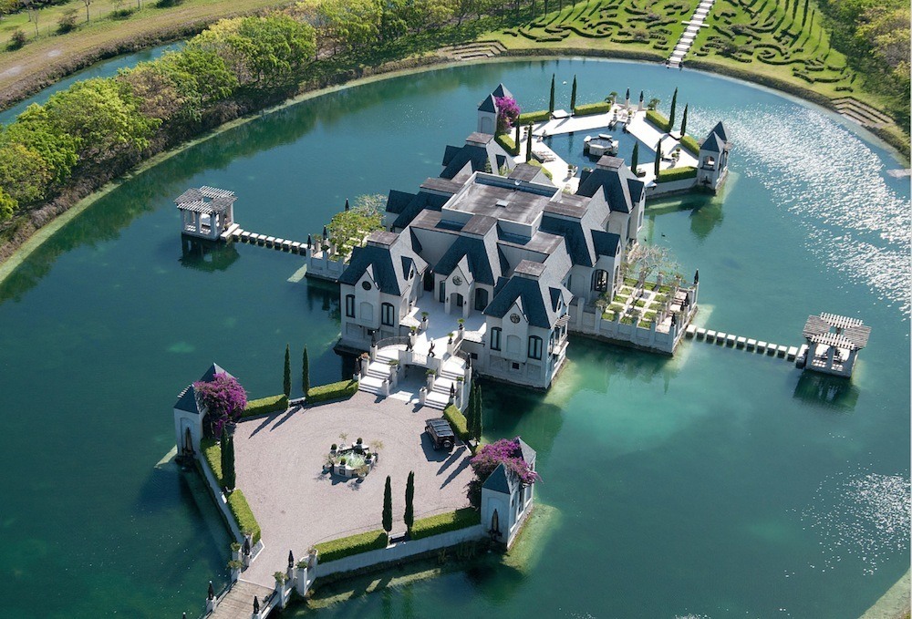 Le Chateau Artisan de Miami