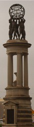 statues-globe