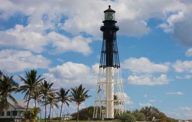 lighthouse0_09df37f5-5056-b3a8-493978d36ced9efe