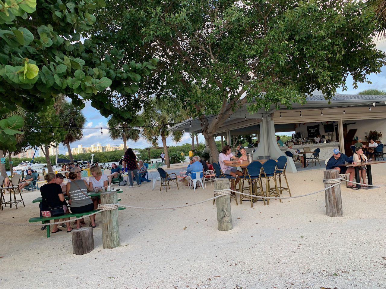 Miami Le bar The Cleat Mia et ses couchers de soleil fabuleux Le