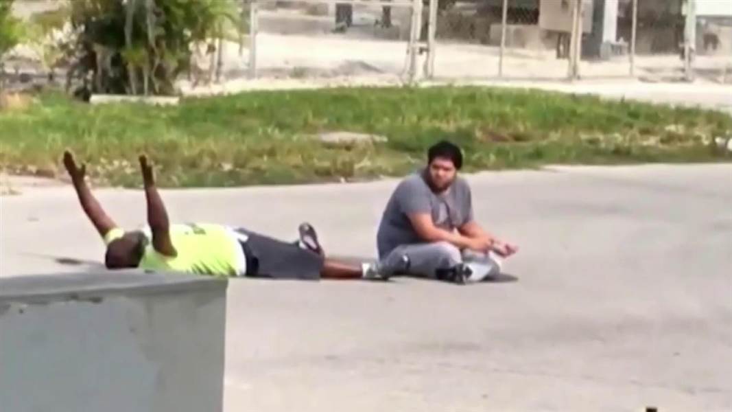 Charles Kinsey north miami, un homme noir qui s'est fait tirer dessus par un policier