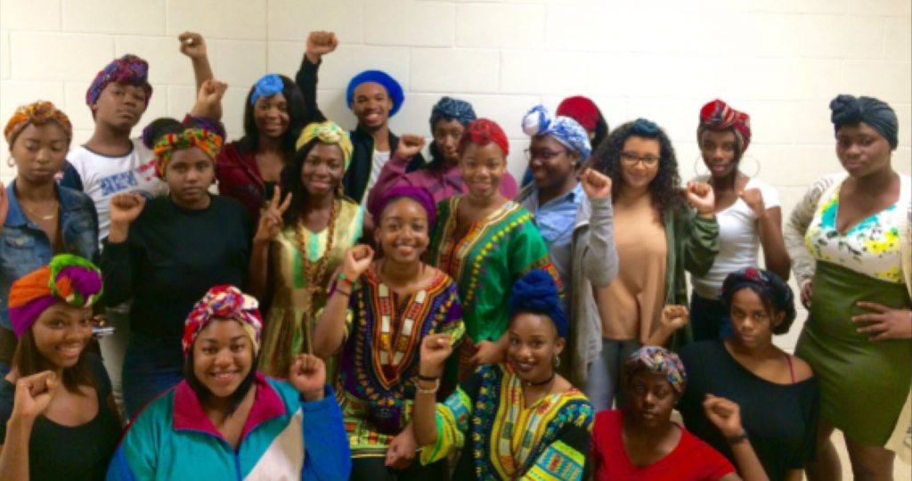 Polémique sur le foulard africain au lycée de St Petersburg en Floride
