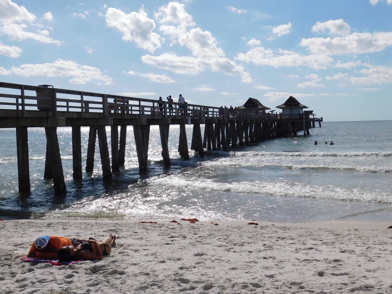 Plage De Naples Pier En Floride Le Courrier Des Ameriques