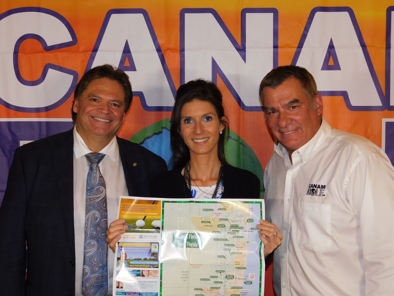 Daniel Veilleux (président de Desjardins Bank) avec Anne-Josée Beland et Charles Bourque (Canam Golf)