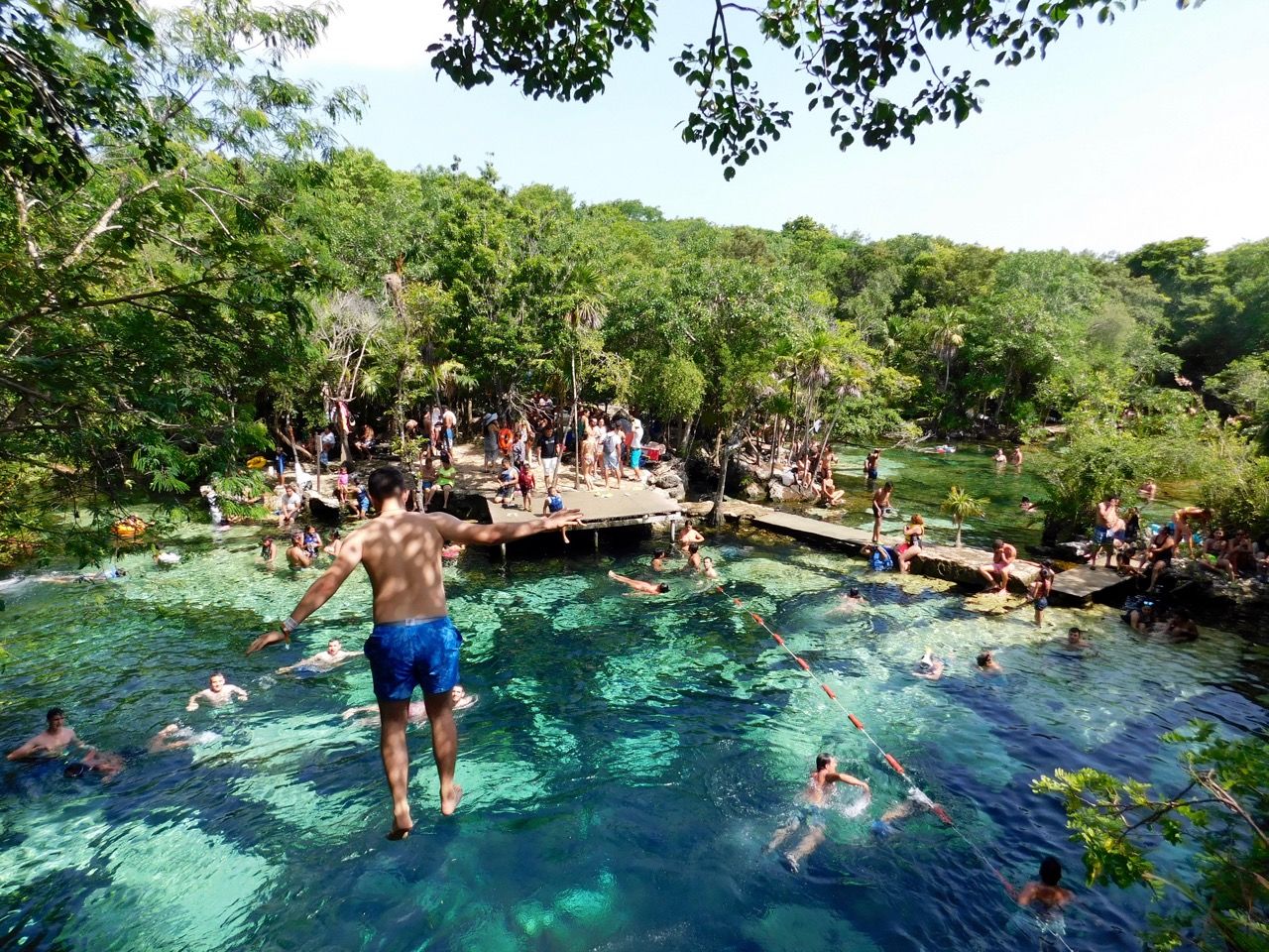 Le Cenote Azul, près de Playa del Carmen au Mexique | Le Courrier des