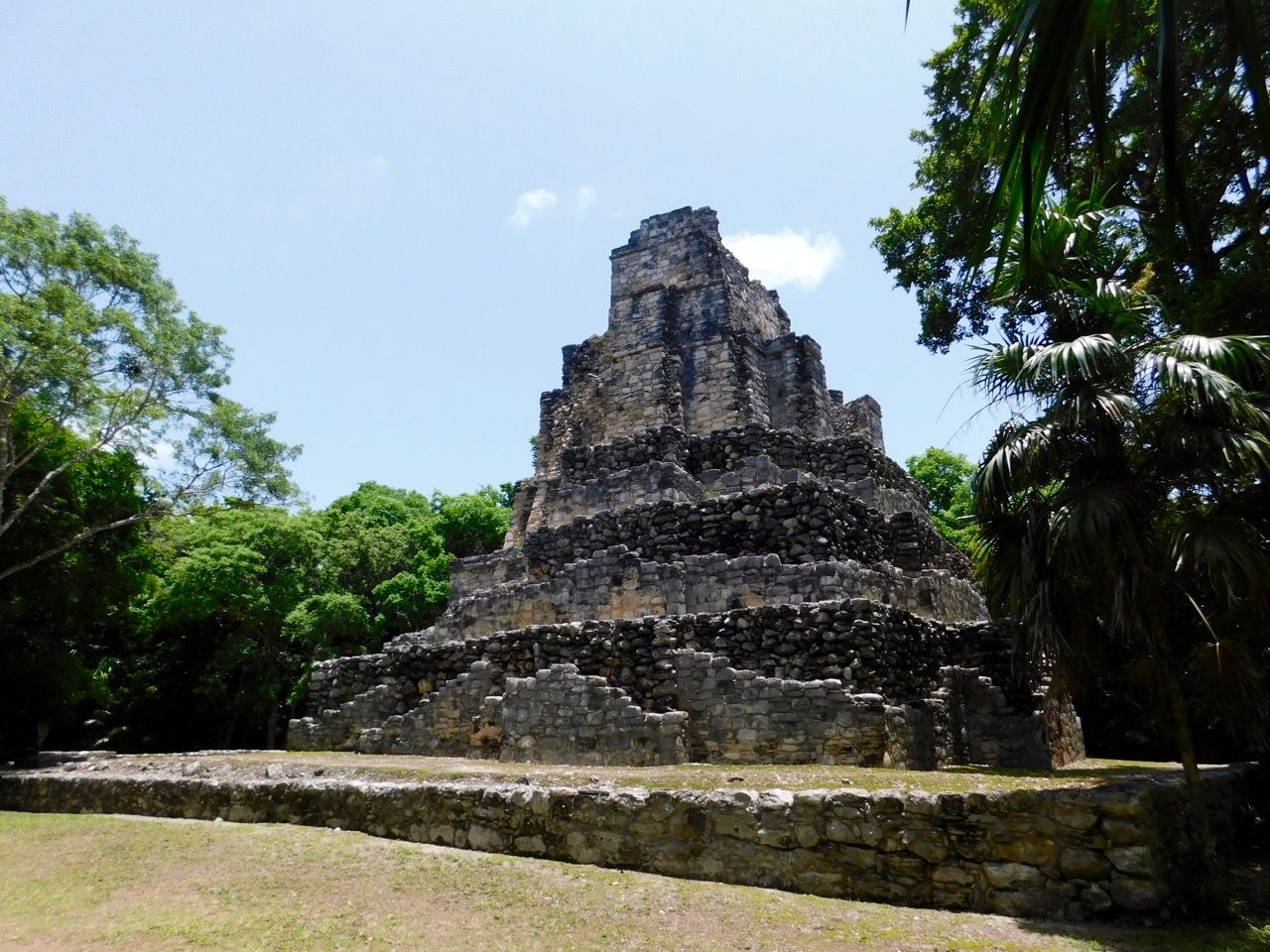 Ruines et pyramide de Muyil (près de Tulum au Mexique)